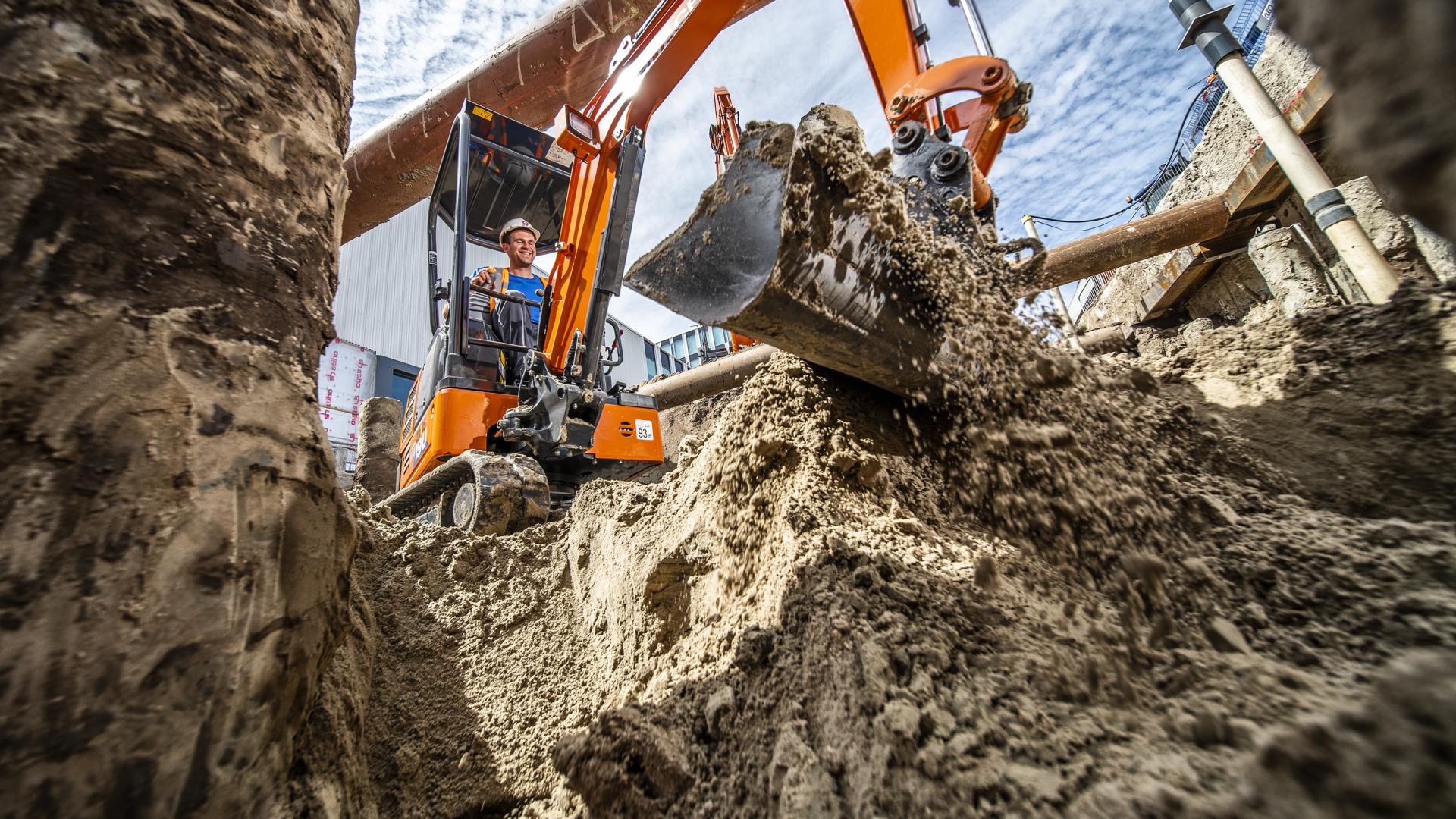 Hitachi ZX19U