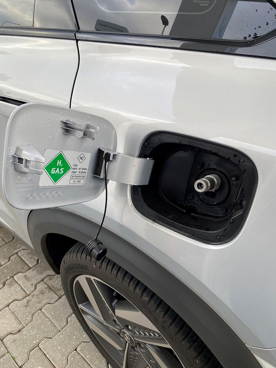 Vulpunt voor Waterstof bij een auto